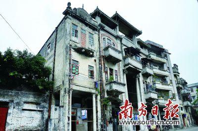 司徒家族的素庵祖祠、南坡祖祠位于赤坎镇堤东路,现作为民宅出租。(《南方日报》/甘雁娜 摄) 司徒家族的素庵祖祠、南坡祖祠位于赤坎镇堤东路,现作为民宅出租。(《南方日报》/甘雁娜 摄)