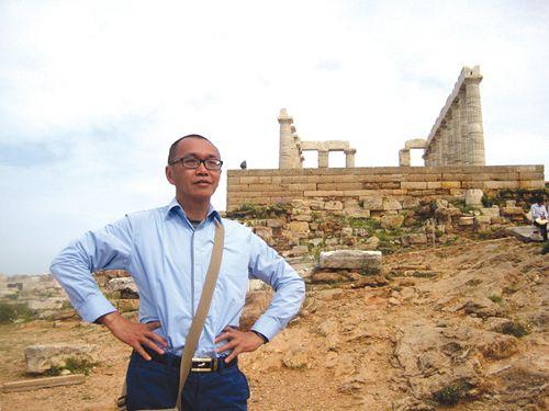 中国侨网雅典商务孔子学院汉语教师黄豪(希腊《中希时报》)